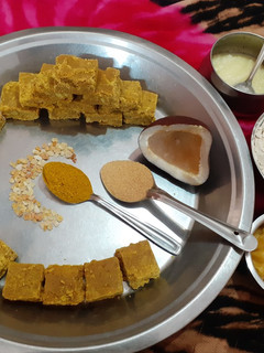 કાટલું પાક (Katlu Paak Recipe In Gujarati) રેસીપી મુખ્ય ફોટો