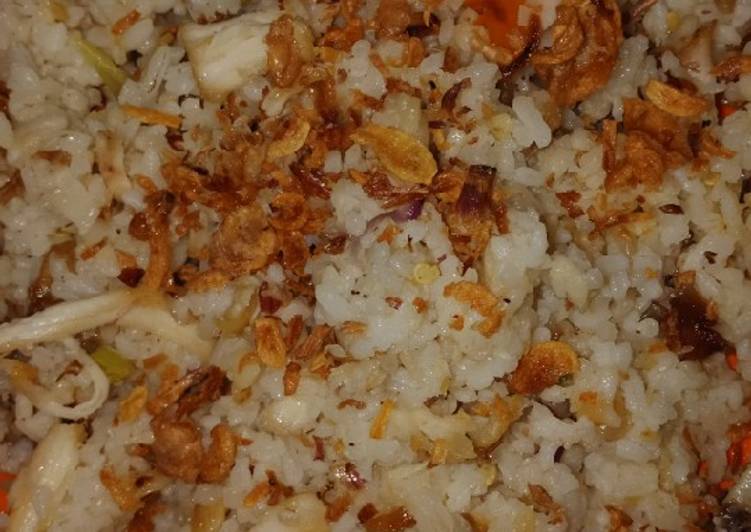 Langkah Mudah untuk Menyiapkan Nasi goreng ayam putihan (nasgor ndeso) Anti Gagal
