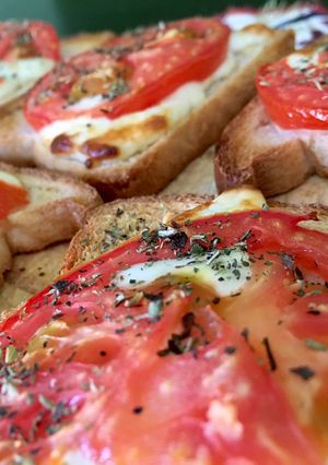 Una foto de Pizzetas con pan lactal