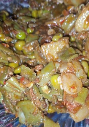 A picture of Saim Alu matar ke sabzi.