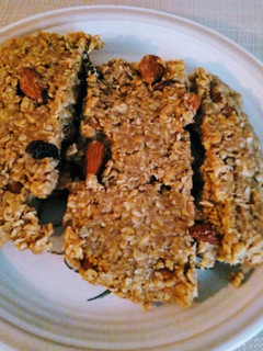 A picture of Easy muesli and peanut butter breakfast bars.