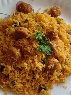 சோயா வெஜ் பிரியாணி(soya veg biryani recipe in tamil) செய்முறை முக்கிய புகைப்படம்