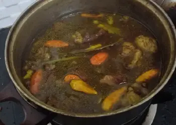 Masakan Unik Rawon daging sapi buat naikin imun yg lagi sakit... 😎😎😎 Ala Warung