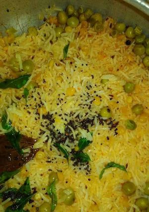 A picture of Indian tadka rice.