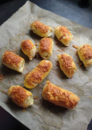 Virslis tekercs foszlós tésztában recept fotója