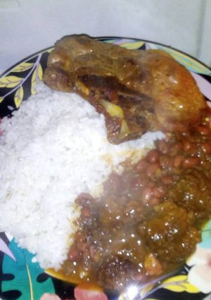 Una foto de Habichuelas con bollitas