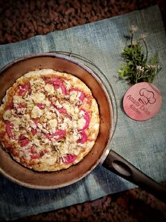 صورة لوصفة بيتزا الطاسة السريعة 🍕