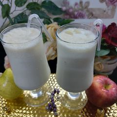 Apple 🍎 n pear 🍐 Milkshake 🥛 A picture of Apple 🍎 n pear 🍐 Milkshake 🥛.