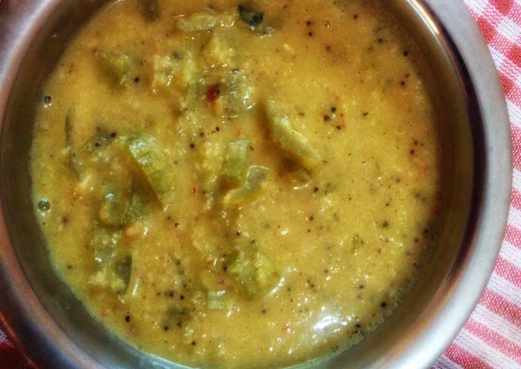 Simple Way to Make Favorite Pudalangai Kootu / Snake-Gourd in Lentil stew