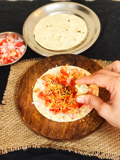 मसाला पापड़ (masala papad recipe in Hindi) रेसिपी मुख्य फोटो