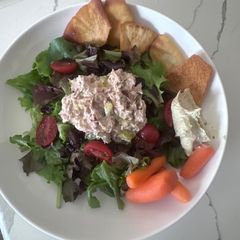 A picture of Easy Tuna Salad.