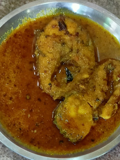 फिश करी (fish curry recipe in Hindi) रेसिपी मुख्य फोटो