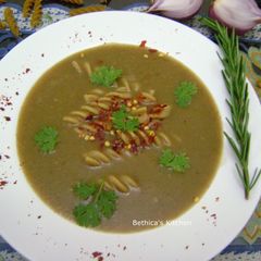 A picture of Onion Pasta Soup.