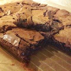 A picture of My quarantine fudge brownies #stayathome 😉👍.