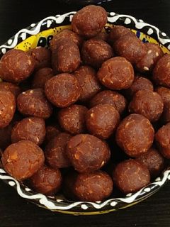 இனிப்பு சீடை அல்லது வெல்ல சீடை (Sweet seedai) செய்முறை முக்கிய புகைப்படம்