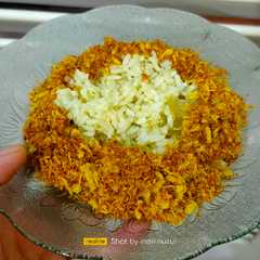 A picture of Nasi goreng abon ayam.