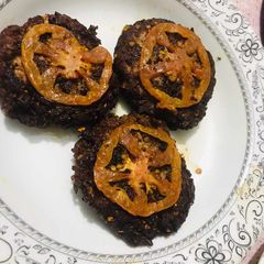 A picture of Chapli kabaabs.