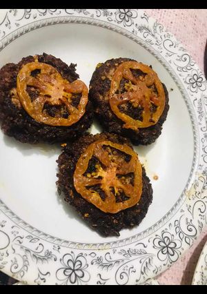A picture of Chapli kabaabs.