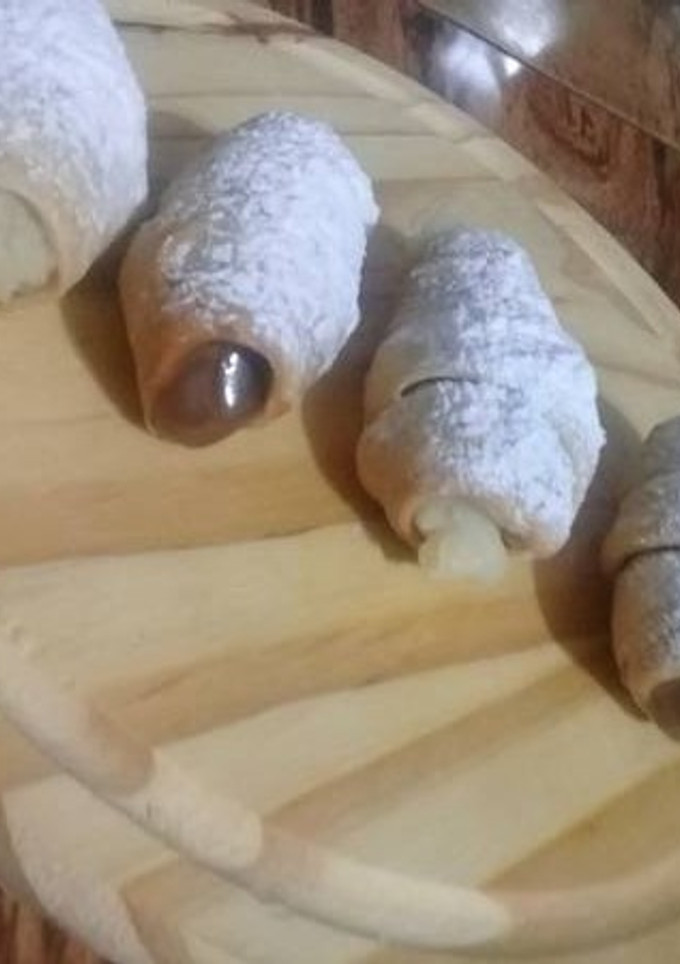 Una foto de Cañoncitos de dulce de leche y crema pastelera 😋😉❤