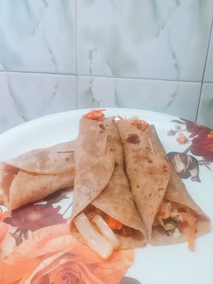 பன்னீர் சப்பாத்தி ரோல்(Paneer chappathi roll recipe in tamil) செய்முறை முக்கிய புகைப்படம்