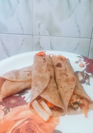 பன்னீர் சப்பாத்தி ரோல்(Paneer chappathi roll recipe in tamil) செய்முறை முக்கிய புகைப்படம்