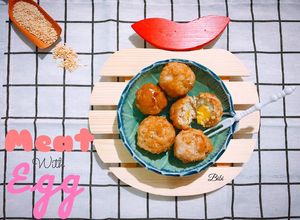 Hình của món Trứng cút bọc thịt chiên xù.