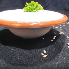 A picture of Lebneh.