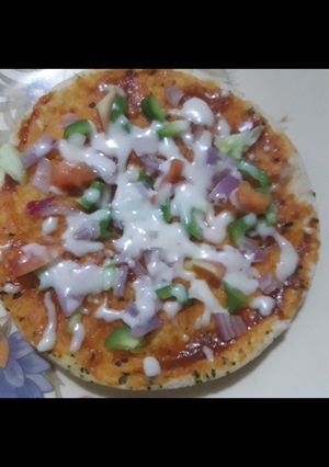 पिज़्ज़ा (pizza recipe in Hindi) रेसिपी मुख्य फोटो