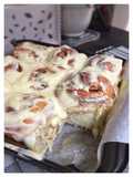 Almonds and raisin cinnamon rolls
