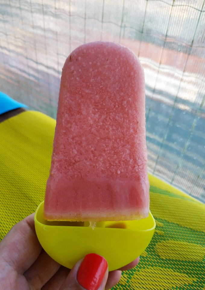 Una foto de Helado de Sandía y Fresa 🍉🍓🌡️🌞