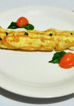 A picture of 5 ingredients: Pan Grilled Omelette.