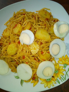 A picture of Fried Spaghetti.