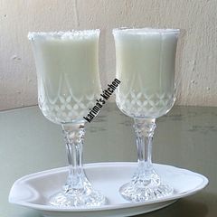 A picture of Coconut smoothie.