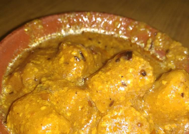 The Simple and Healthy Rajasthani gatta curry