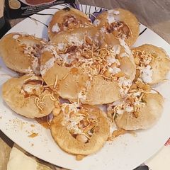 A picture of Shahi Kachori chat.