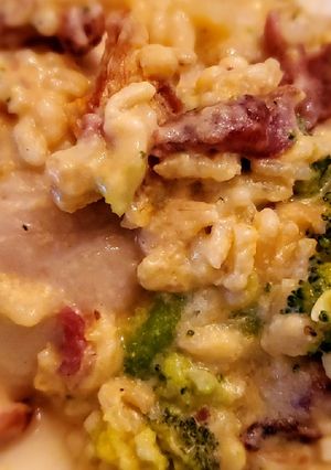 A picture of Cheesy Chicken, Bacon and Broccoli Casserole.