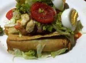 Una foto de Tacos con ensalada