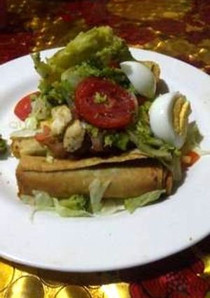 Una foto de Tacos con ensalada