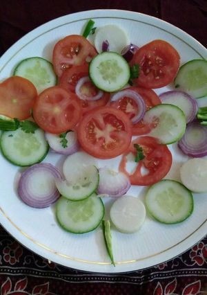 A picture of Veg simple salad.