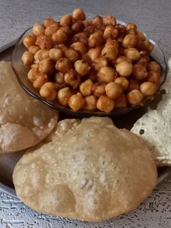 છોલે(chhole Recipe in Gujarati) રેસીપી મુખ્ય ફોટો