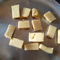 A picture of Gram flour patoda.