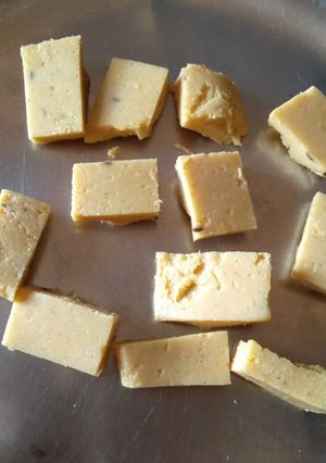 A picture of Gram flour patoda.