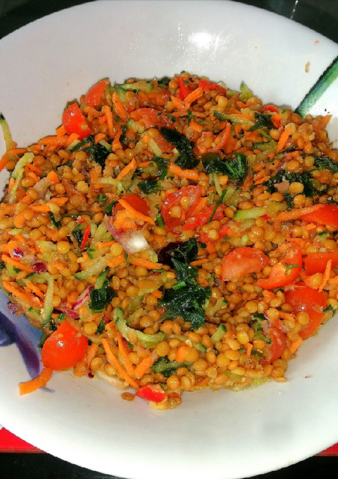 Una foto de Ensalada vegana de lentejas 🌱vegetariana