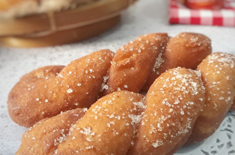 Cara Gampang Menyiapkan Kkwabaegi 꽈배기 Korean Twisted Doughnuts yang Bikin Ngiler