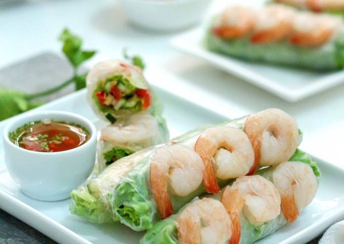 Vietnamese Shrimp Salad Roll