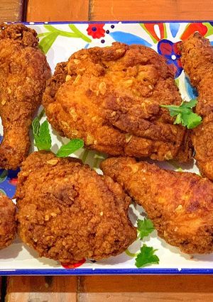 A picture of Snoop Dogg’s potato chip fried chicken.