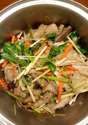 Hình của món Chân gà trộn kiểu mới.