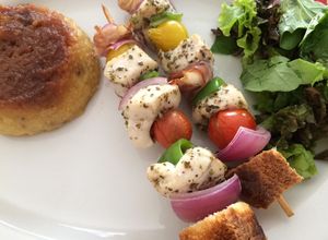 Foto principal de Mini brochettes de pollo y verduritas al orégano