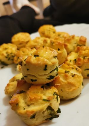 Medvehagymás pogácsa 🐻🌱 recept fotója