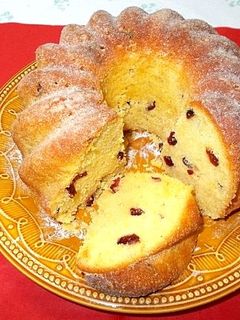 Citromos kuglóf vörös áfonyával recept fotója